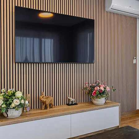 Penthouse Eliza - Coressi Apartmán *